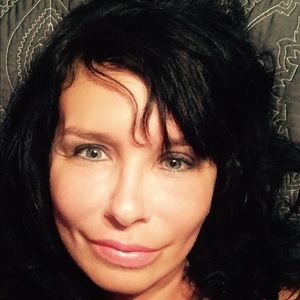 Meet your Posher, Bobbie